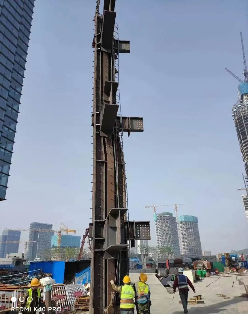 长线·快讯丨山东国际金融中心（IFC）428米超高层项目外框钢结构实现顺利封顶(图6)