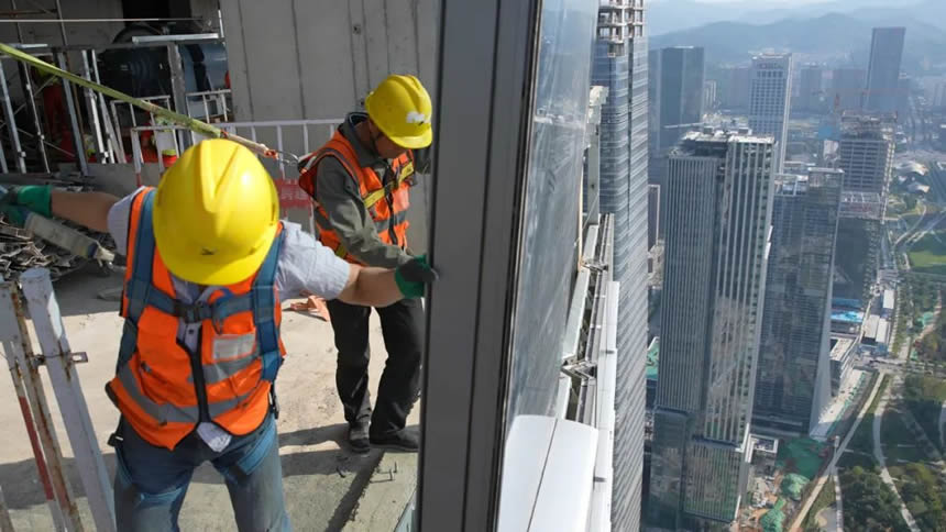 长线·快讯丨山东国际金融中心（IFC）428米超高层项目外框钢结构实现顺利封顶(图9)